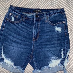 Cute Bermuda shorts!